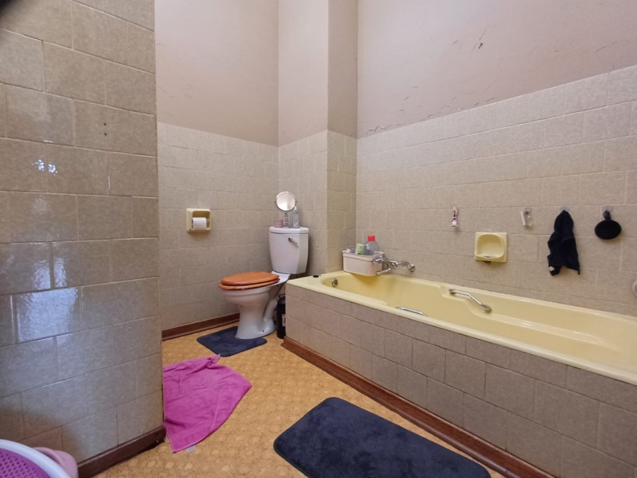 5 Bedroom Property for Sale in Wolmaransstad North West